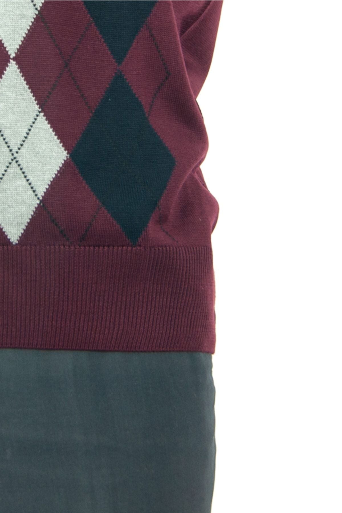 Erkek Bordo Baklava Desenli Rahat Kesim V Yakalı Ince Yün Dokuma Süveter